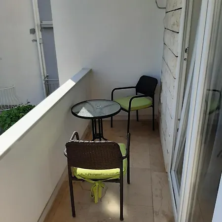N&m Pensión Baška Voda
